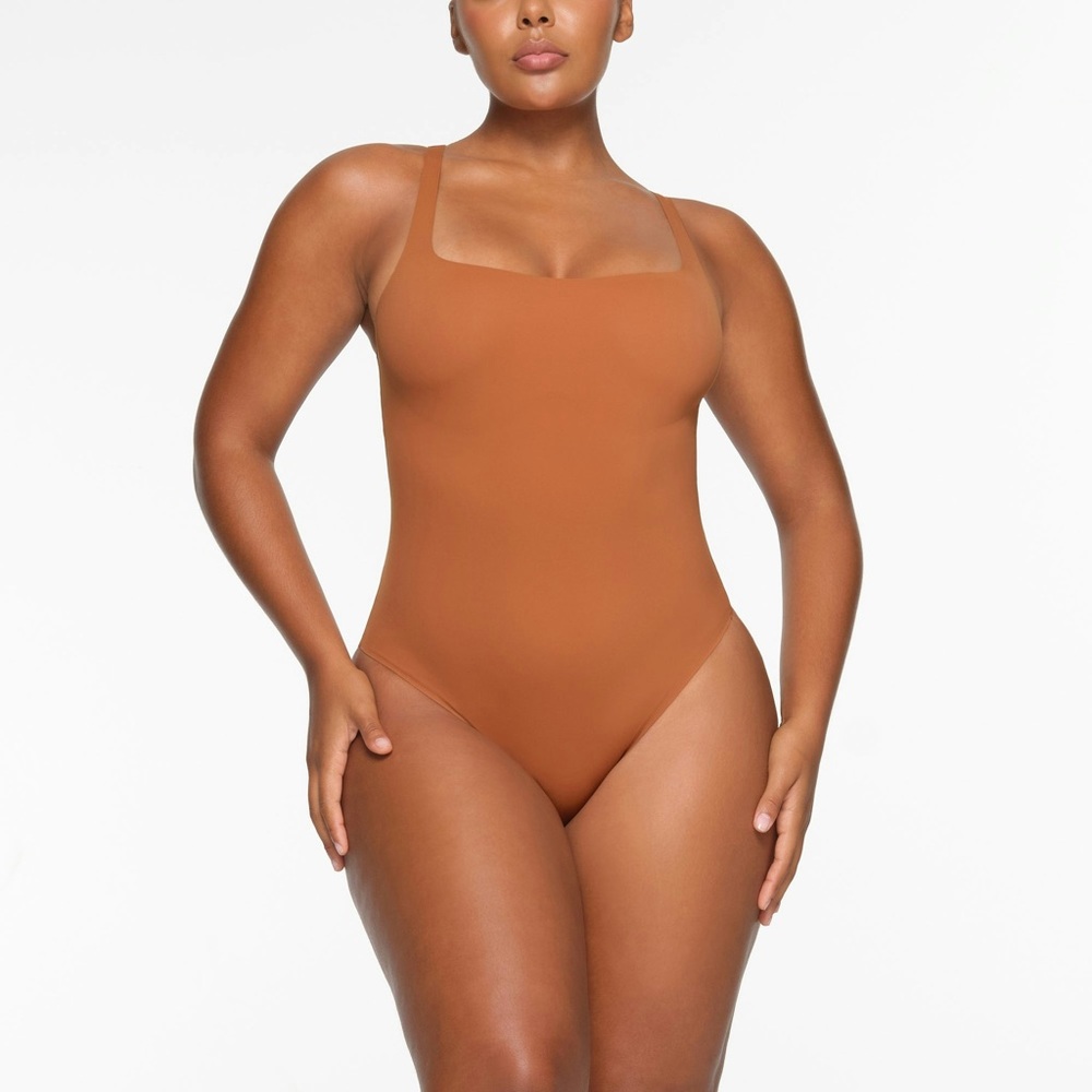 NWOT Skims Naked Scoop brief bodysuit